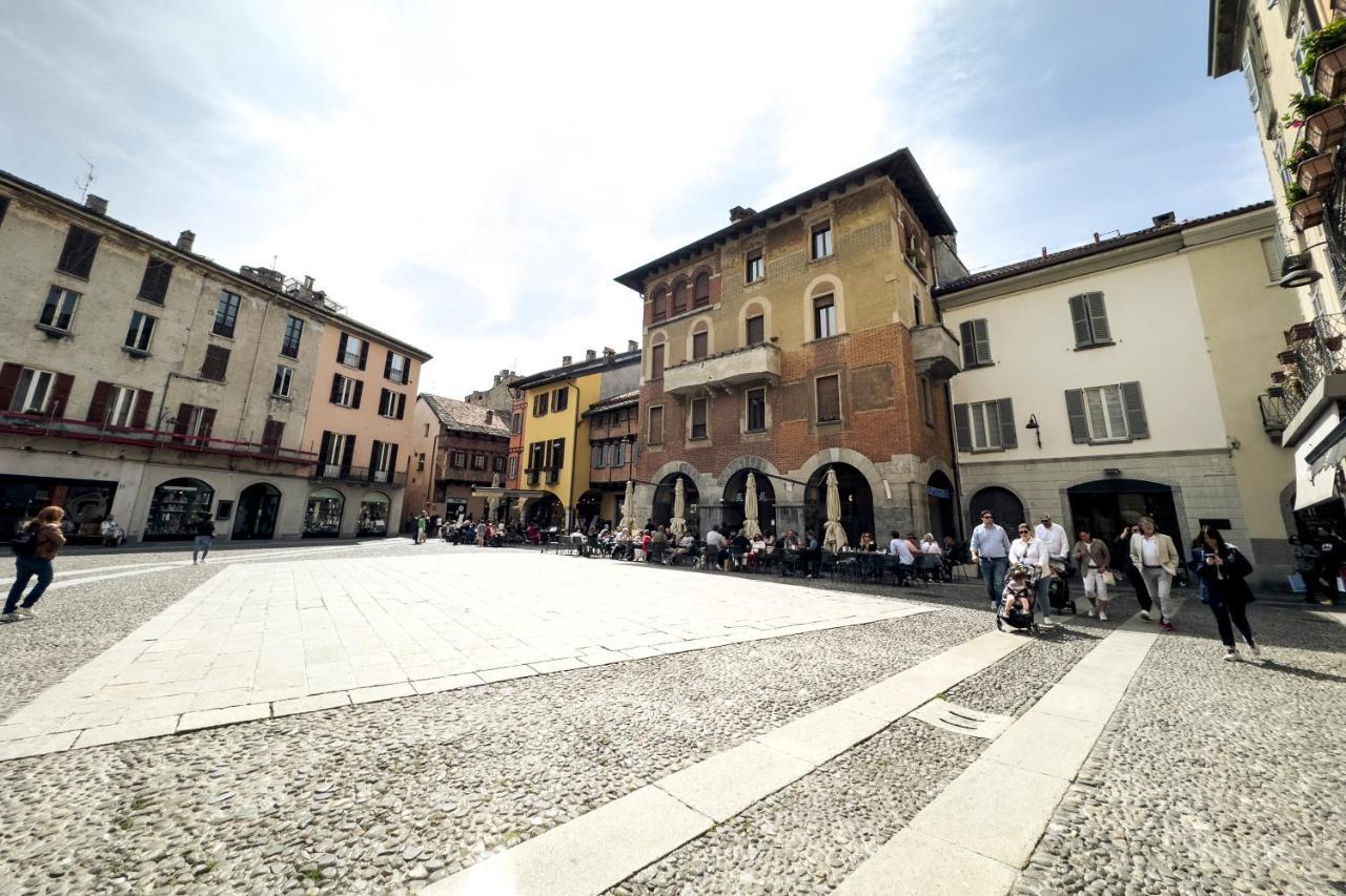 Casa Del Pittore - Elegante Appartamento Del 1200 - Centro Storico Como Exterior photo
